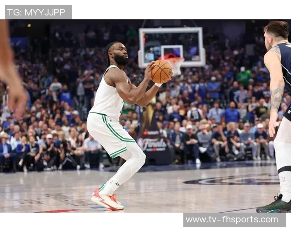 布克半场状态低迷仅得6分依赖队友发挥助力球队表现